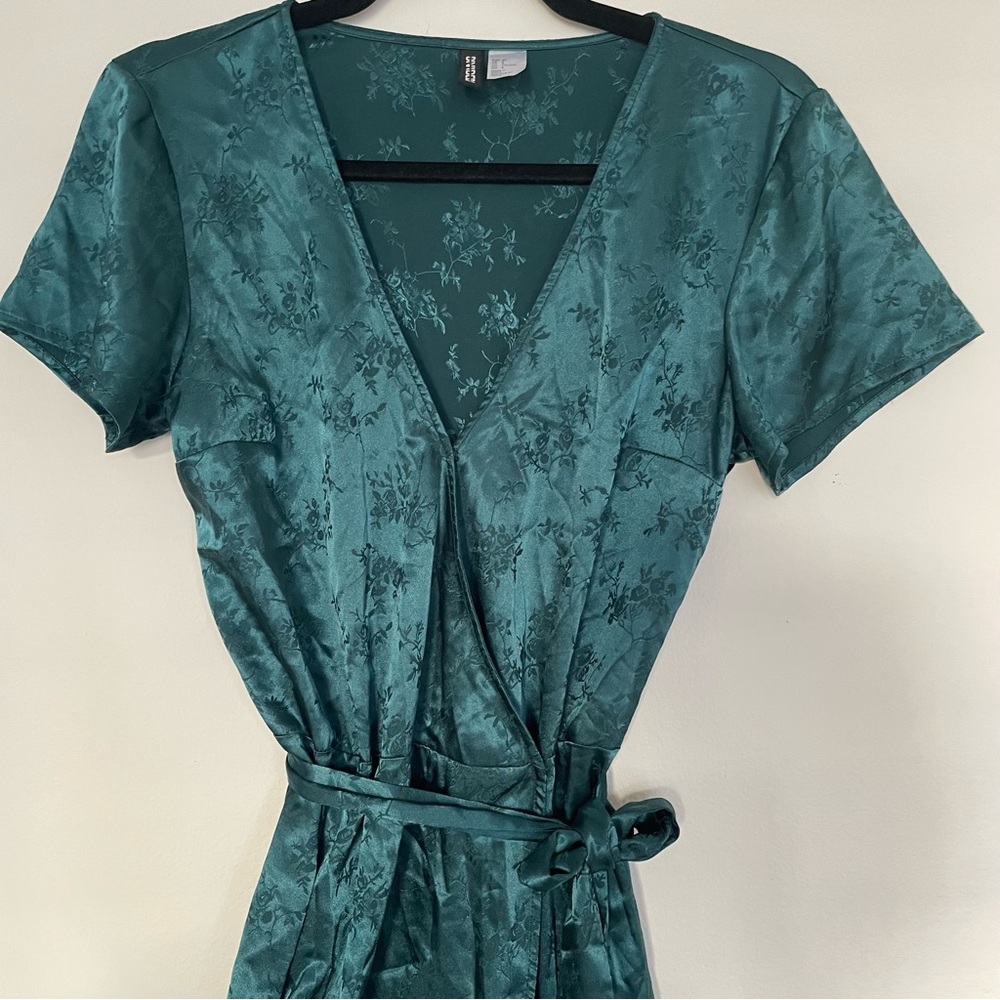 H&M Vintage look Satin Wrap Dress